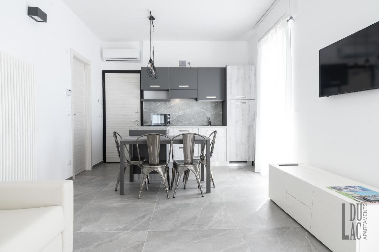 Du Aparments Apartment